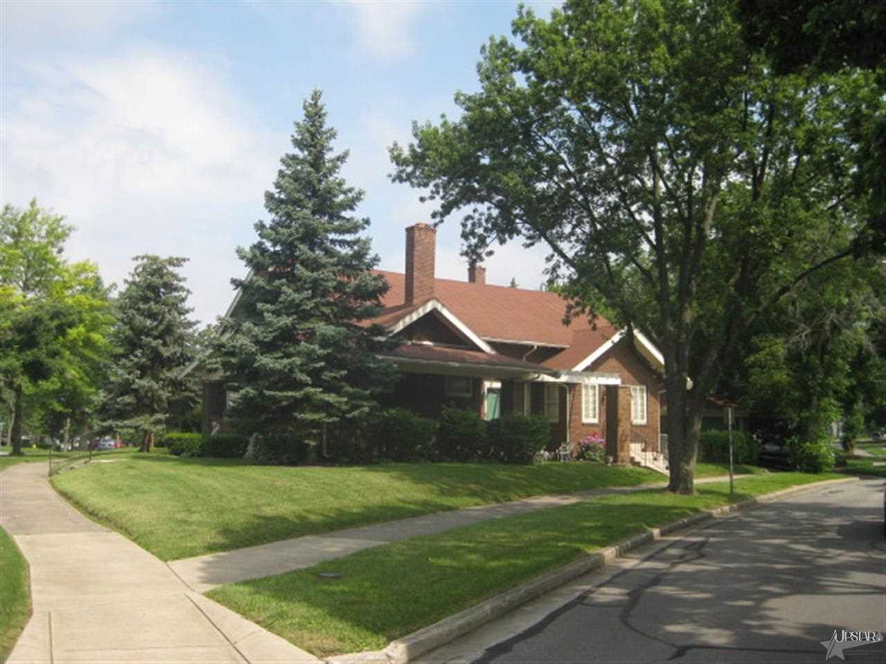 1943 Lawndale Dr, Fort Wayne, IN 46805 photo 2