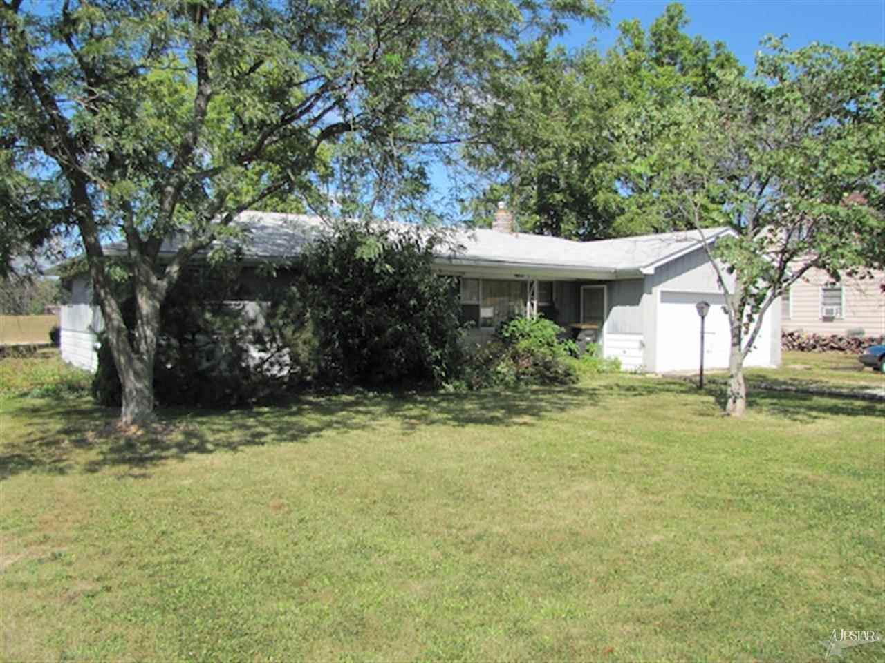 5317 Lynhurst Dr, Fort Wayne, IN 46835 photo 2