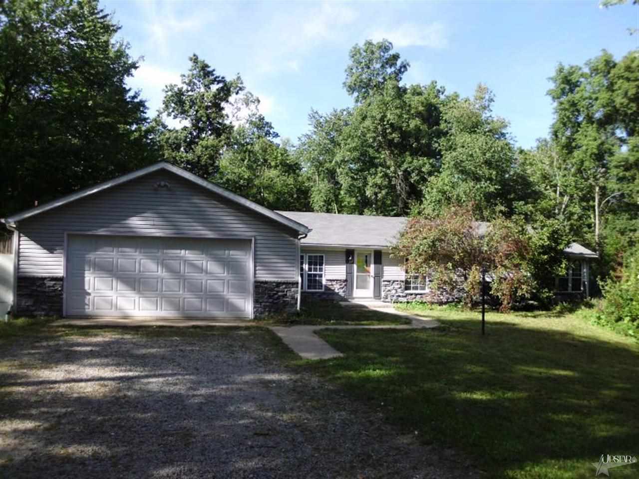 9215 E 430 S, Wolcottville, IN 46795 photo 1