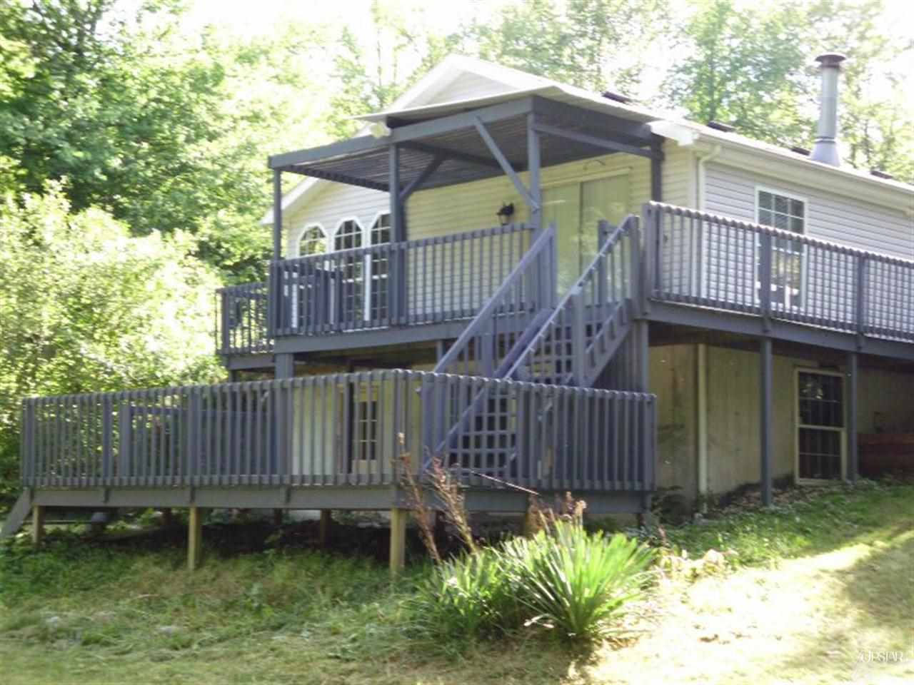 9215 E 430 S, Wolcottville, IN 46795 photo 2