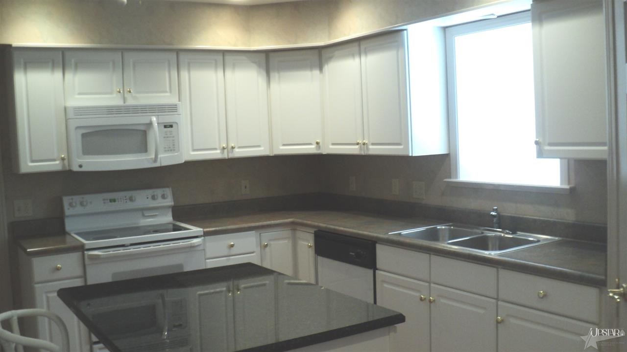 2410 Covington Pointe Trl, Fort Wayne, IN 46804 photo 4