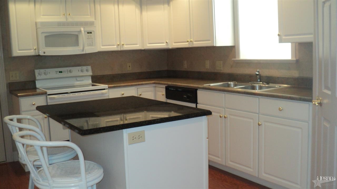 2410 Covington Pointe Trl, Fort Wayne, IN 46804 photo 5