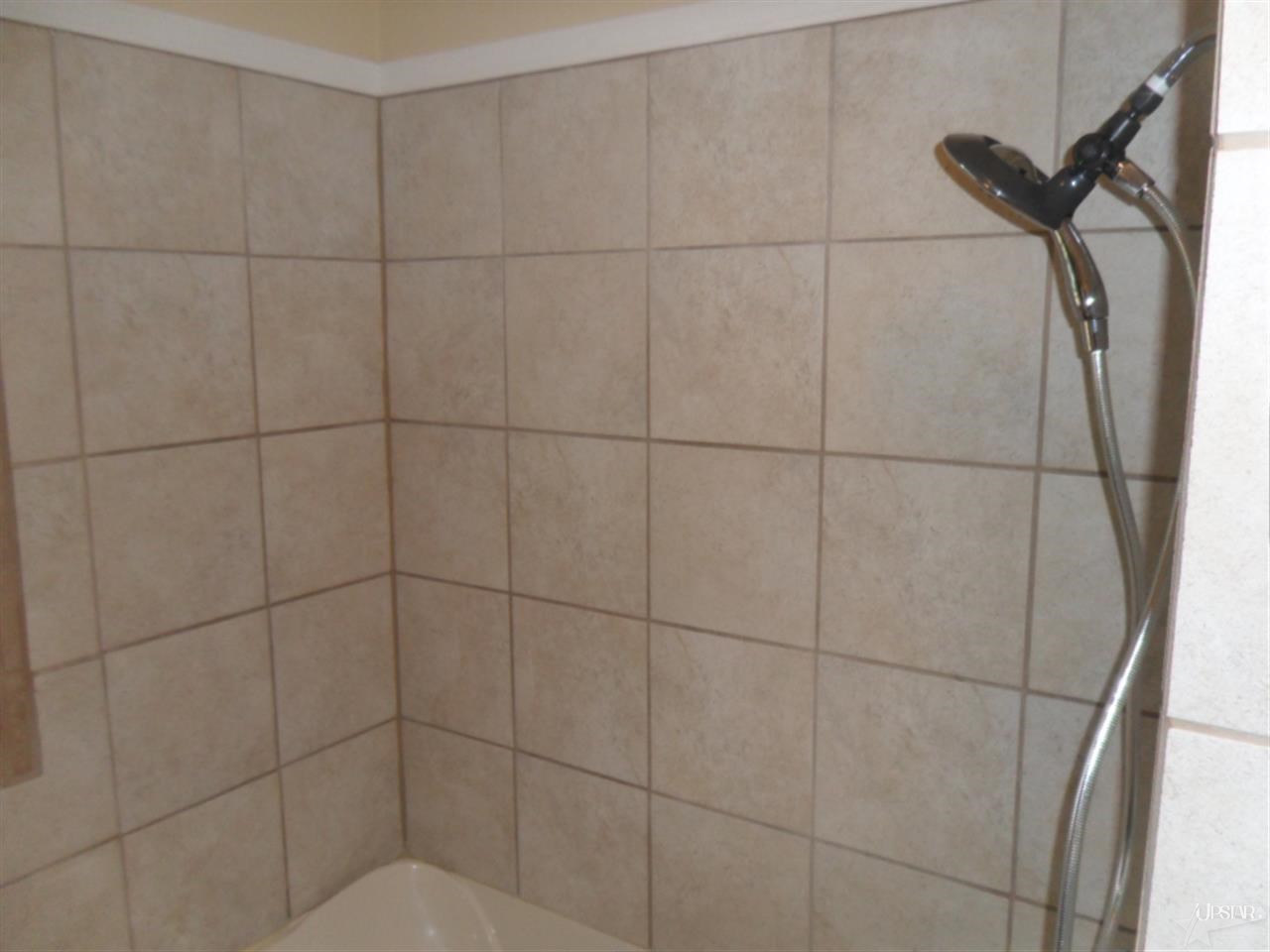 5025 Christofer Ln, Fort Wayne, IN 46806 photo 4