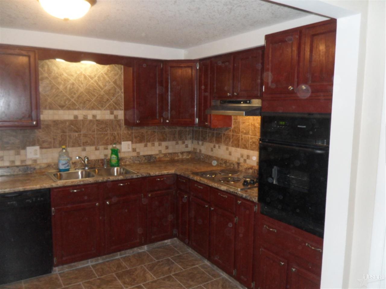 5025 Christofer Ln, Fort Wayne, IN 46806 photo 2