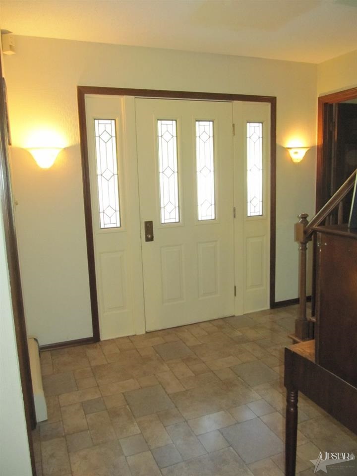 3430 Elwood Dr, Fort Wayne, IN 46815 photo 2