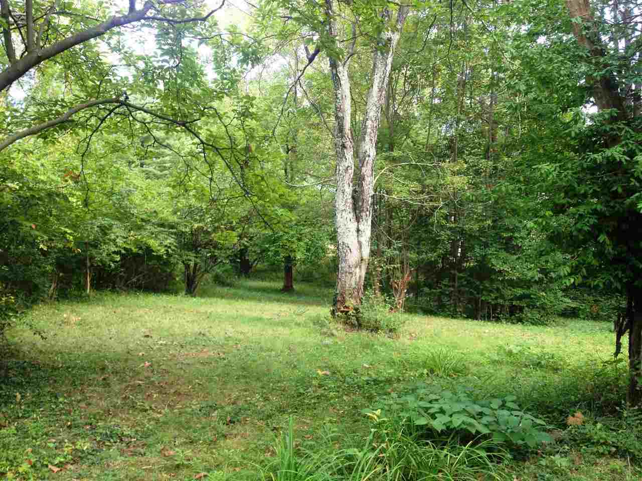 120 N Hampton Ct, Bloomington, IN 47408 photo 2