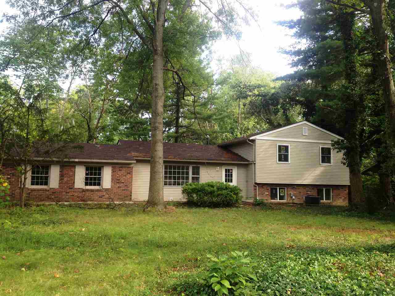 120 N Hampton Ct, Bloomington, IN 47408 photo 1