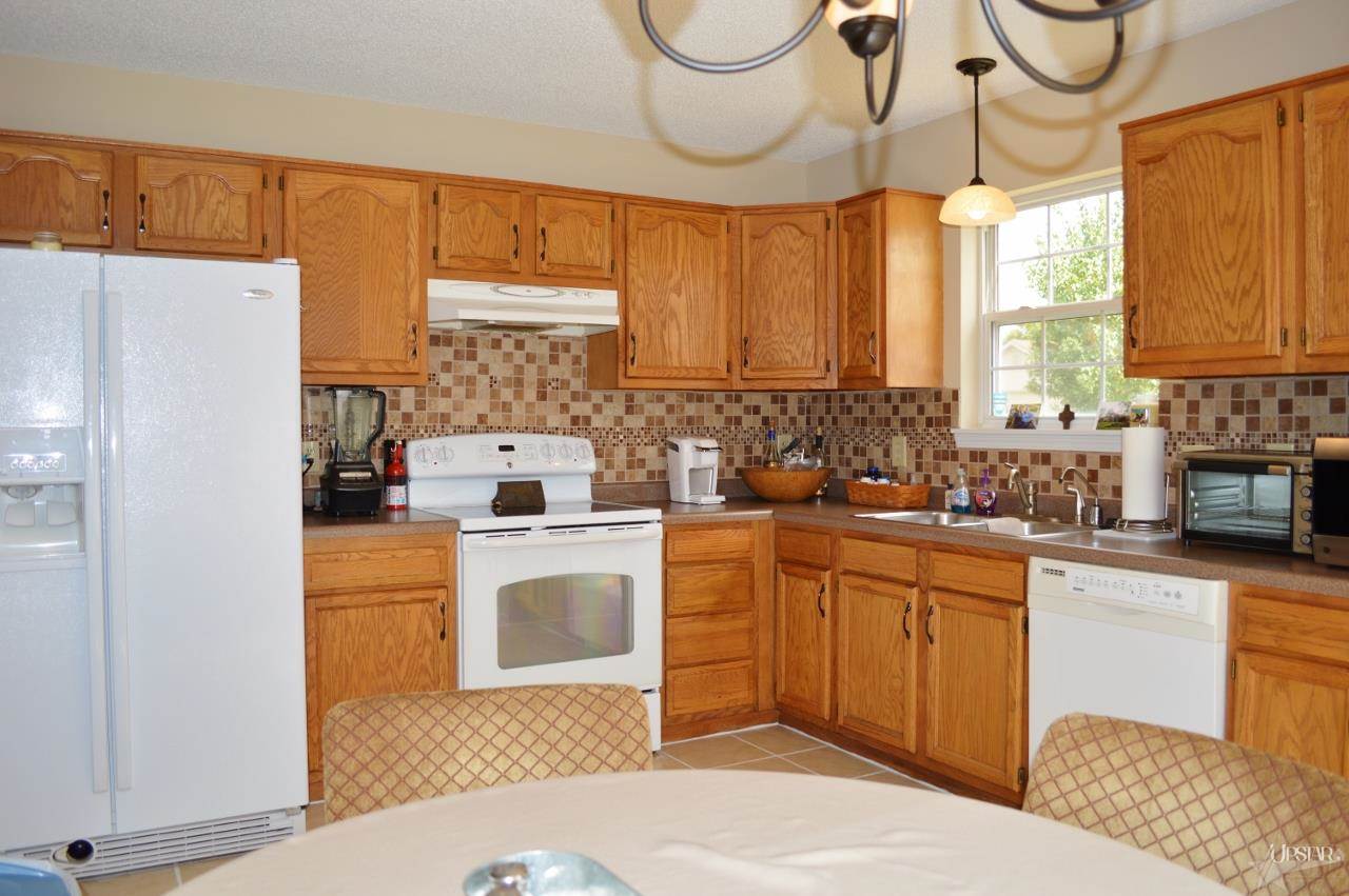 8326 Castle Pines Pl, Fort Wayne, IN 46835 photo 9