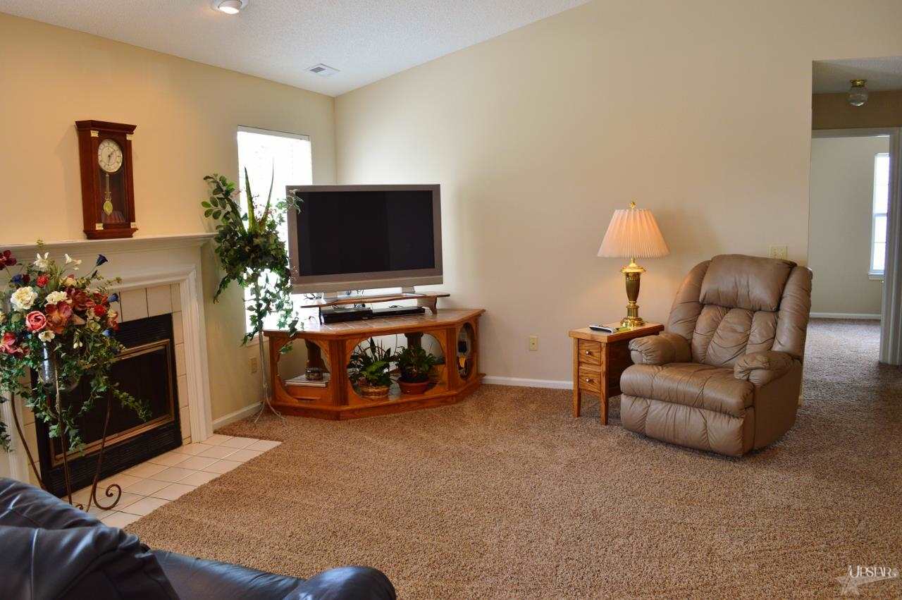 8326 Castle Pines Pl, Fort Wayne, IN 46835 photo 5