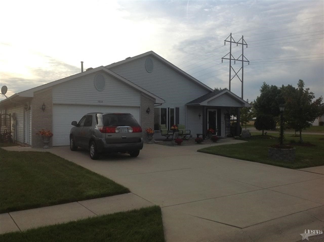 1033 Woodridge Dr, Decatur, IN 46733 photo 3