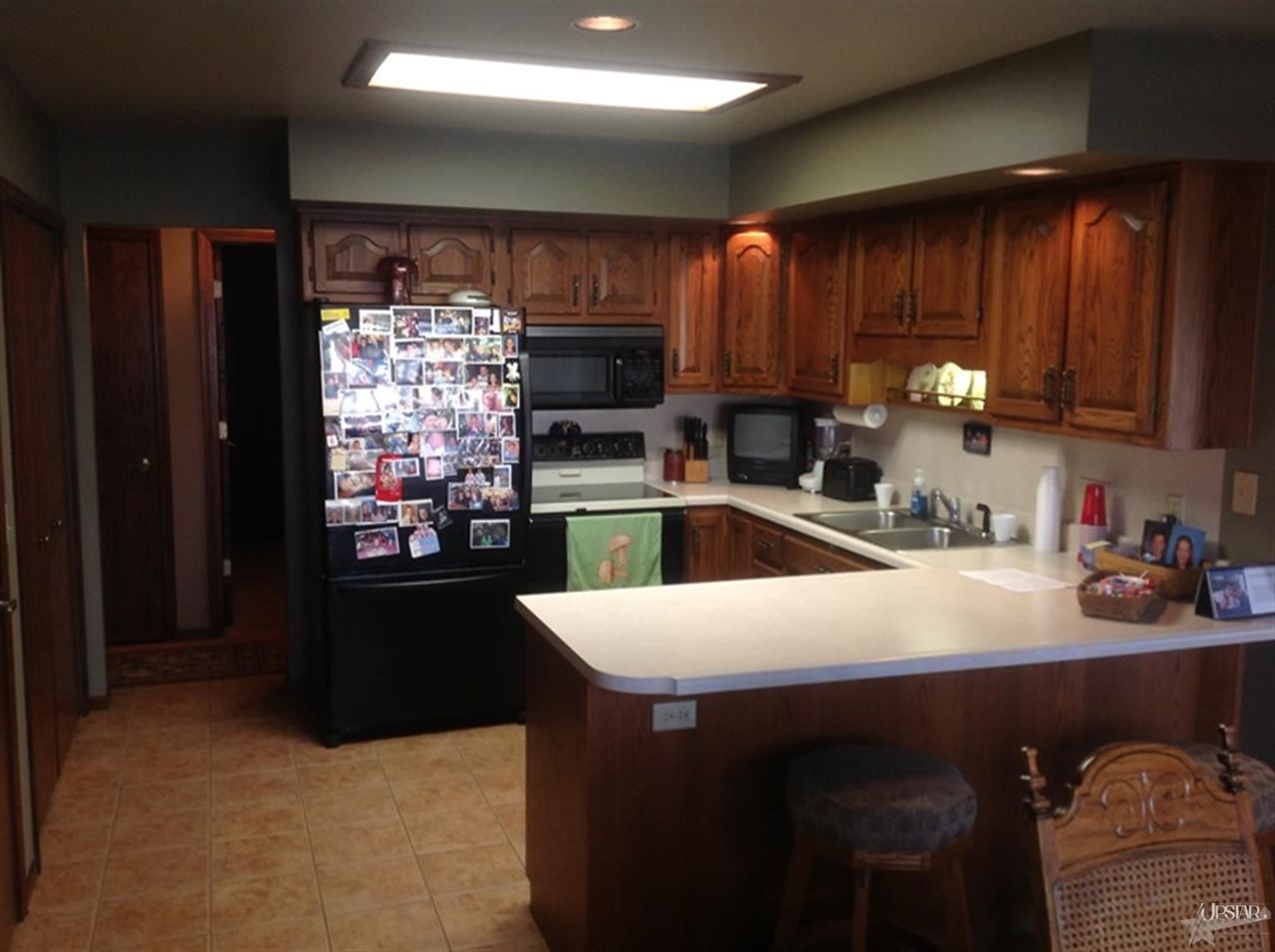 1033 Woodridge Dr, Decatur, IN 46733 photo 8
