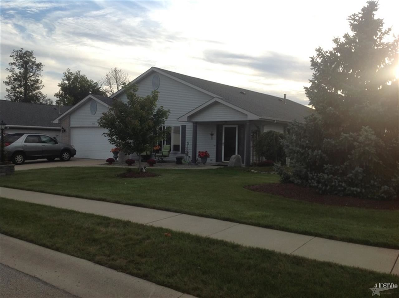 1033 Woodridge Dr, Decatur, IN 46733 photo 1
