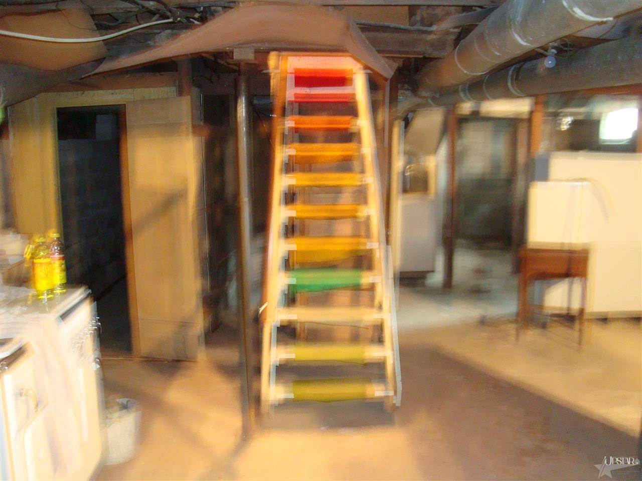908 Oak St, Huntington, IN 46750 photo 17