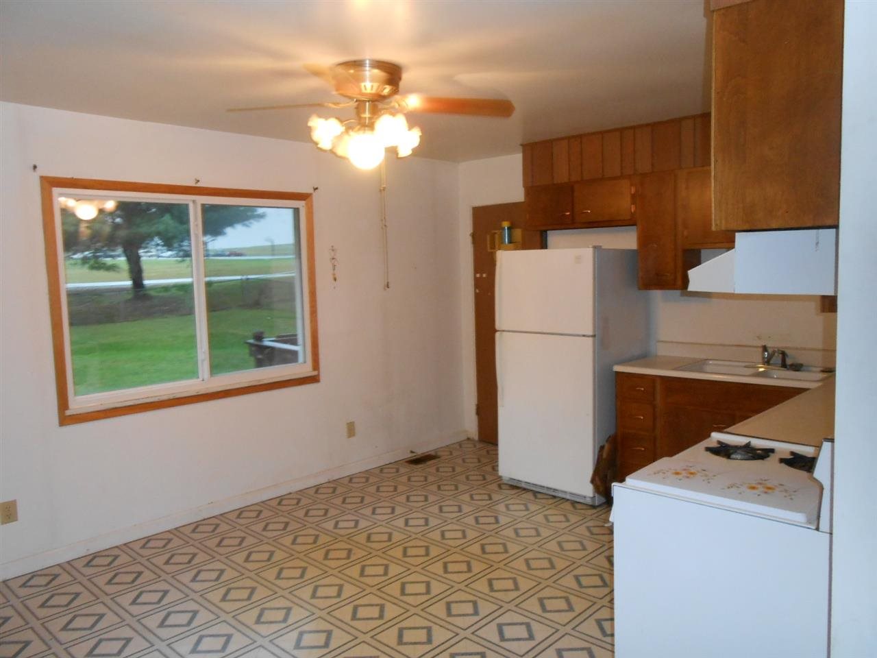 451 W Hickory Dr, Ellettsville, IN 47429 photo 3