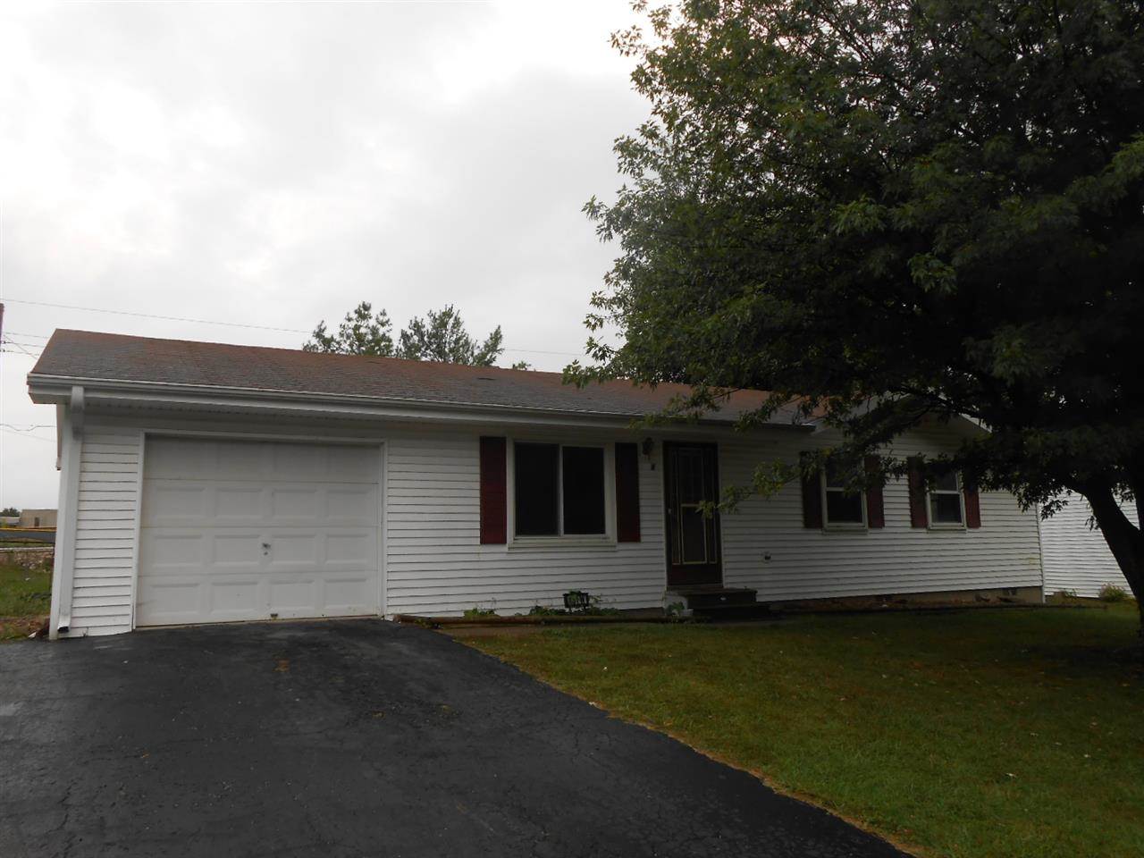451 W Hickory Dr, Ellettsville, IN 47429 photo 1