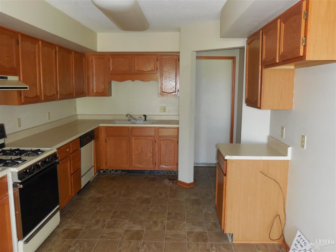 506 Greenwood Trl, Ossian, IN 46777 photo 3