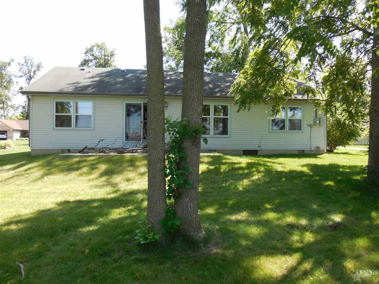 506 Greenwood Trl, Ossian, IN 46777 photo 2