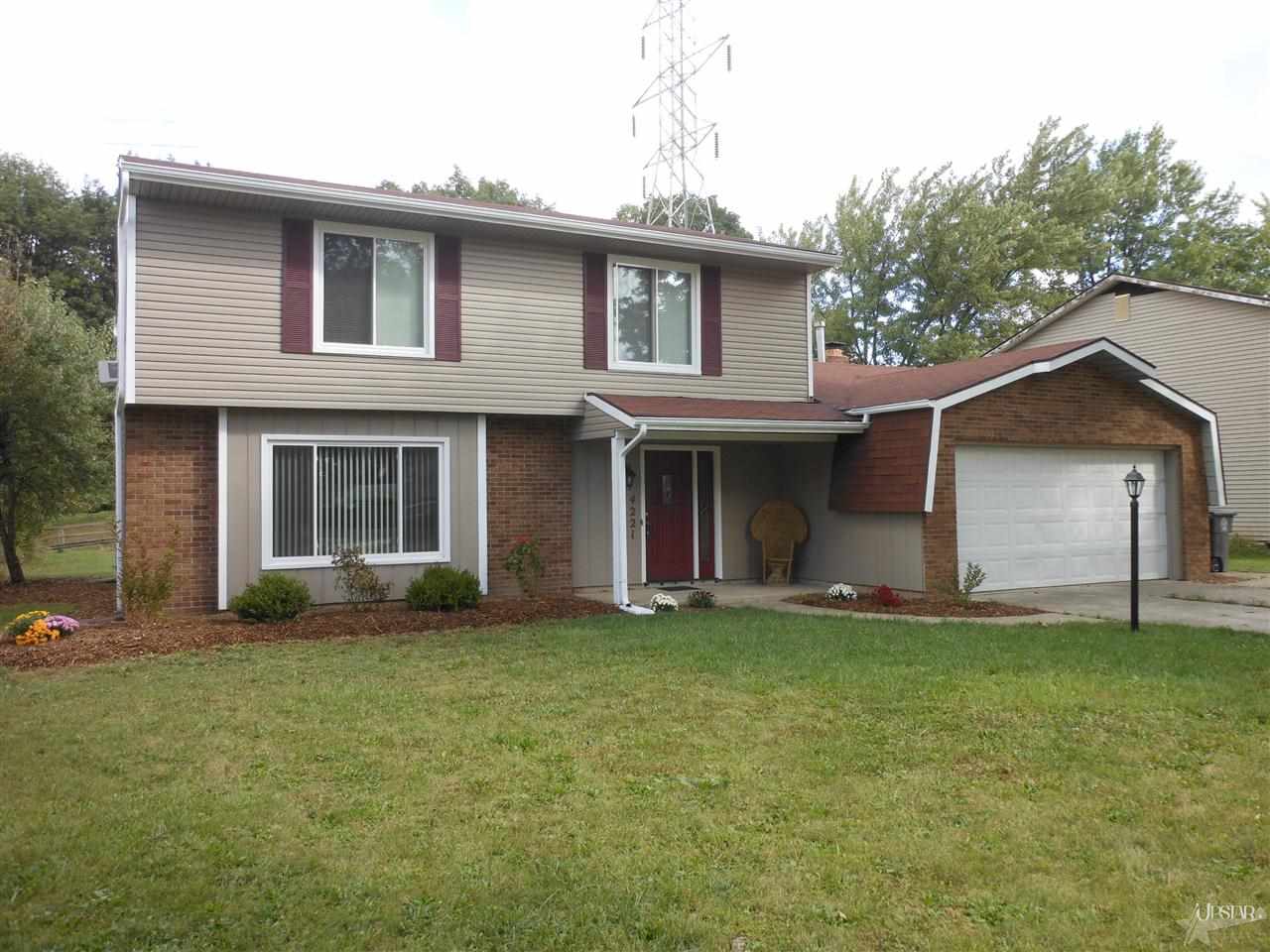 4221 Strathdon Dr, Fort Wayne, IN 46816 photo 1