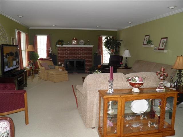 421 E Clover Ln, Bloomington, IN 47408 photo 5
