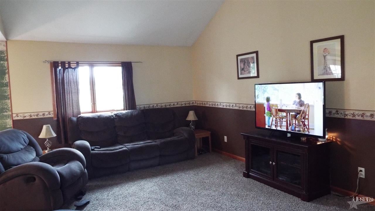 100 Deepwater Ct, Geneva, IN 46740 photo 2