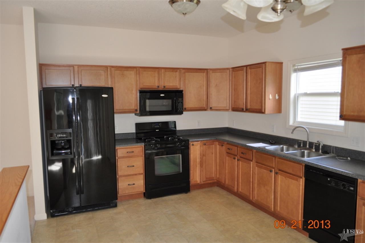9010 Brickshire Pkwy, Fort Wayne, IN 46815 photo 7