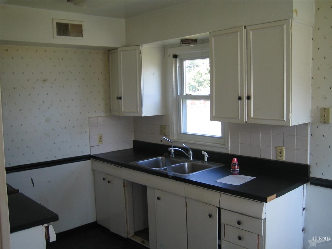 1523 E Paulding Rd, Fort Wayne, IN 46816 photo 2