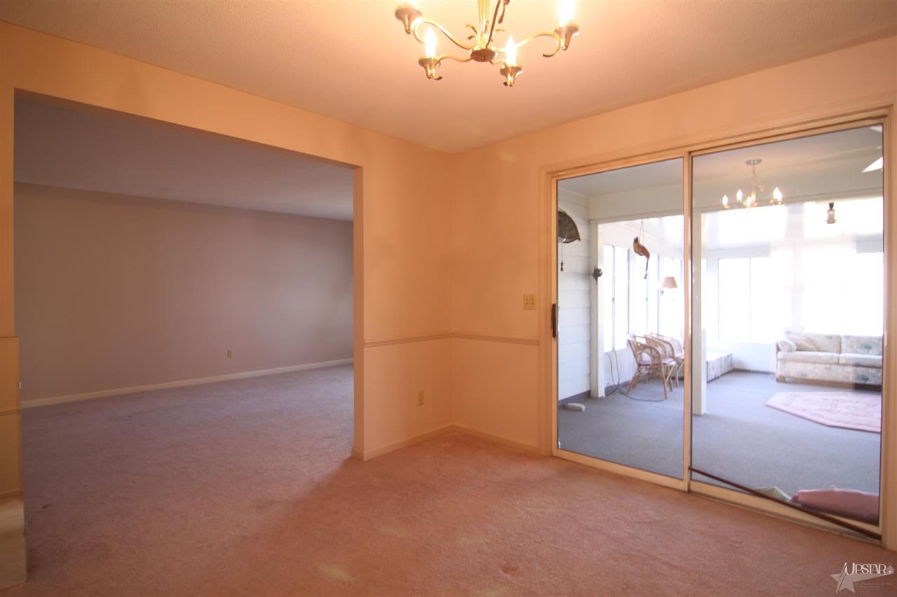 10707 Lagoon Dr, Grabill, IN 46741 photo 14