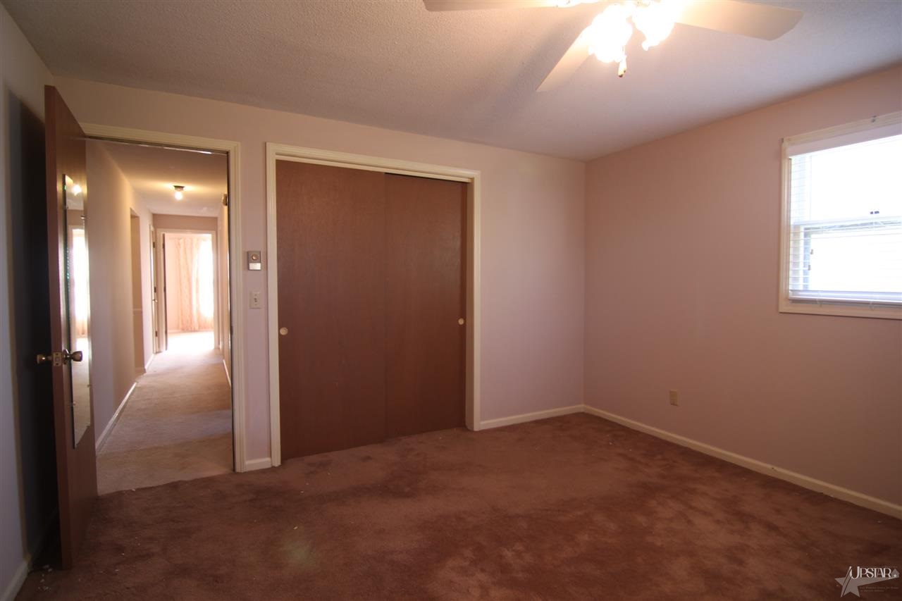 10707 Lagoon Dr, Grabill, IN 46741 photo 3