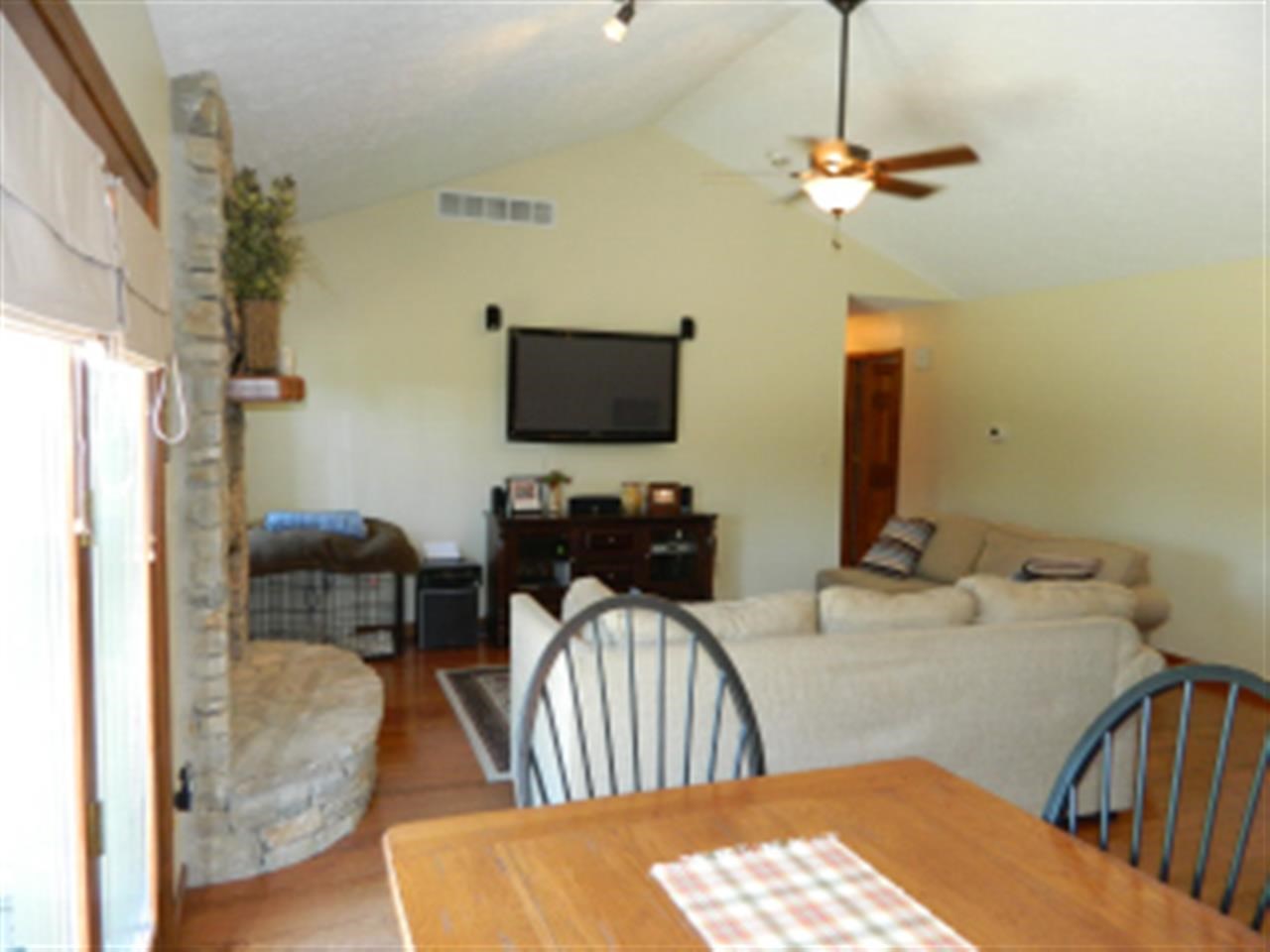 8102 S Talbott Ct, Bloomington, IN 47401 photo 4