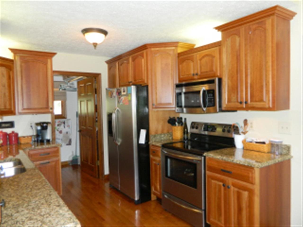 8102 S Talbott Ct, Bloomington, IN 47401 photo 6