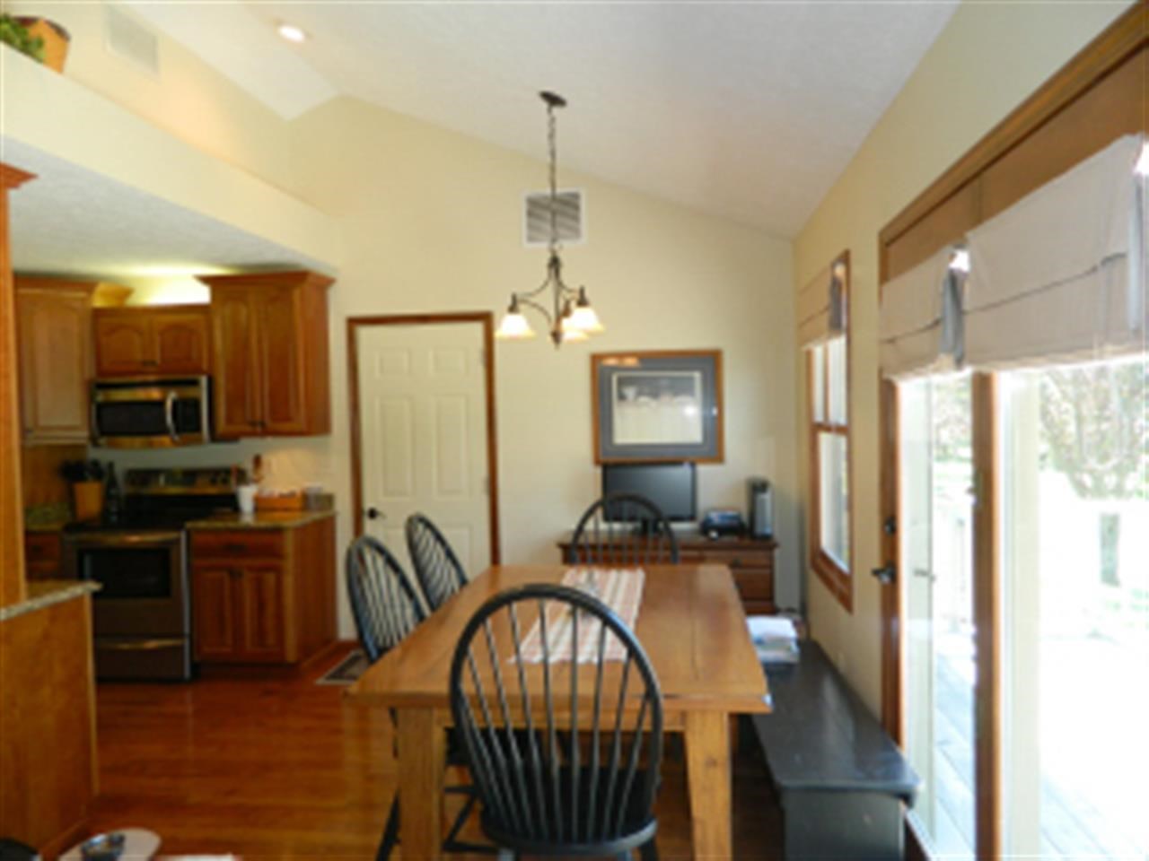 8102 S Talbott Ct, Bloomington, IN 47401 photo 8