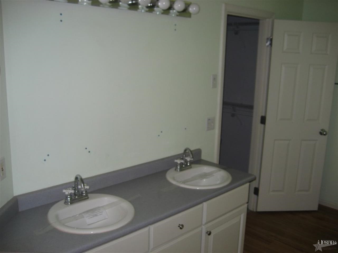 8605 Frazier Dr, Fort Wayne, IN 46818 photo 9
