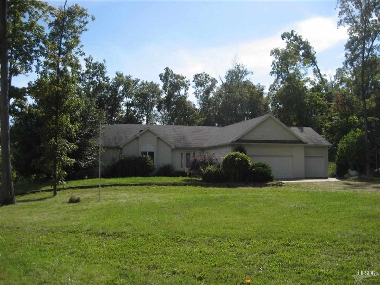 8605 Frazier Dr, Fort Wayne, IN 46818 photo 1