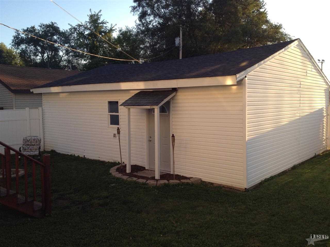 133 N Main St, Avilla, IN 46710 photo 2