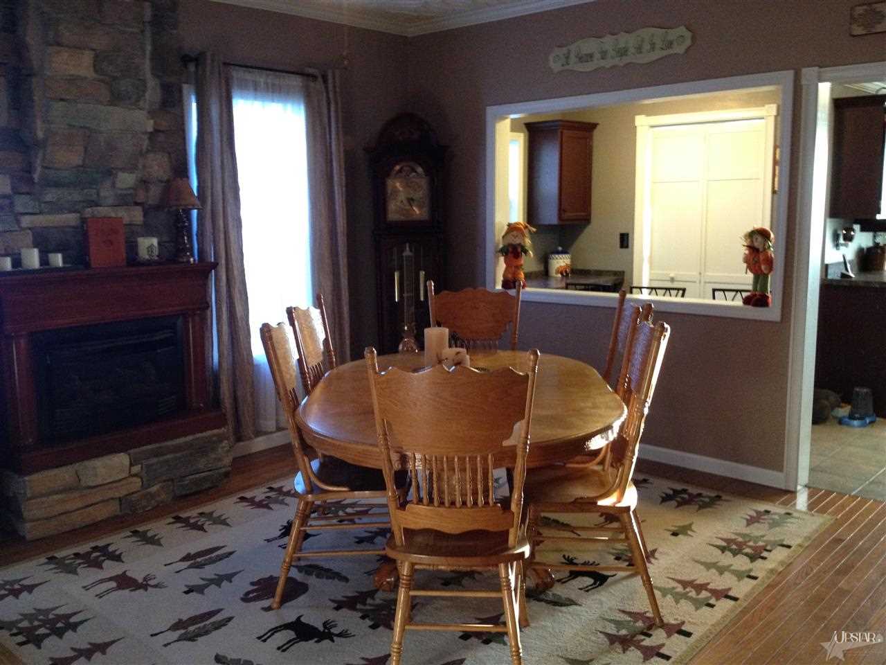 133 N Main St, Avilla, IN 46710 photo 5
