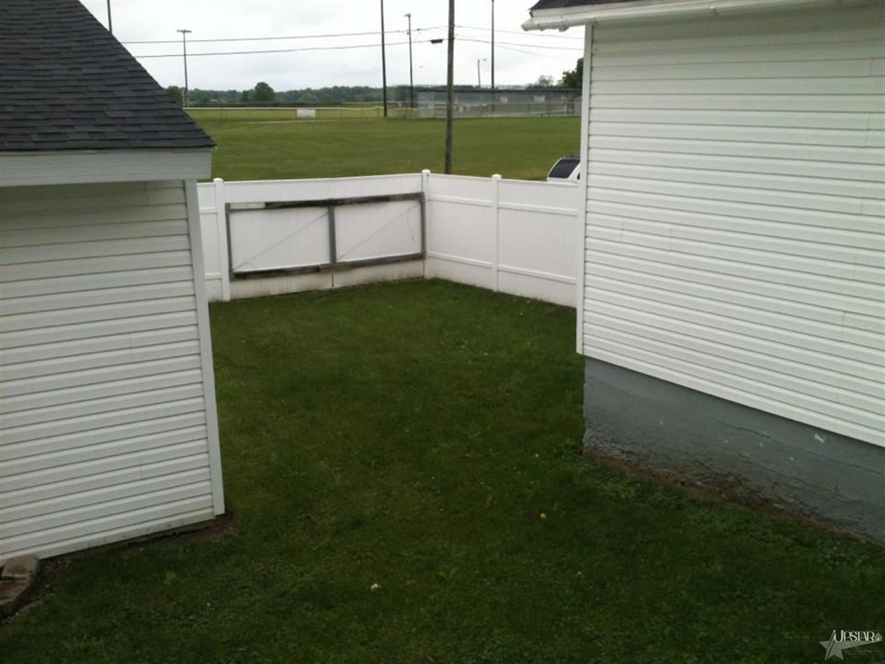 133 N Main St, Avilla, IN 46710 photo 4