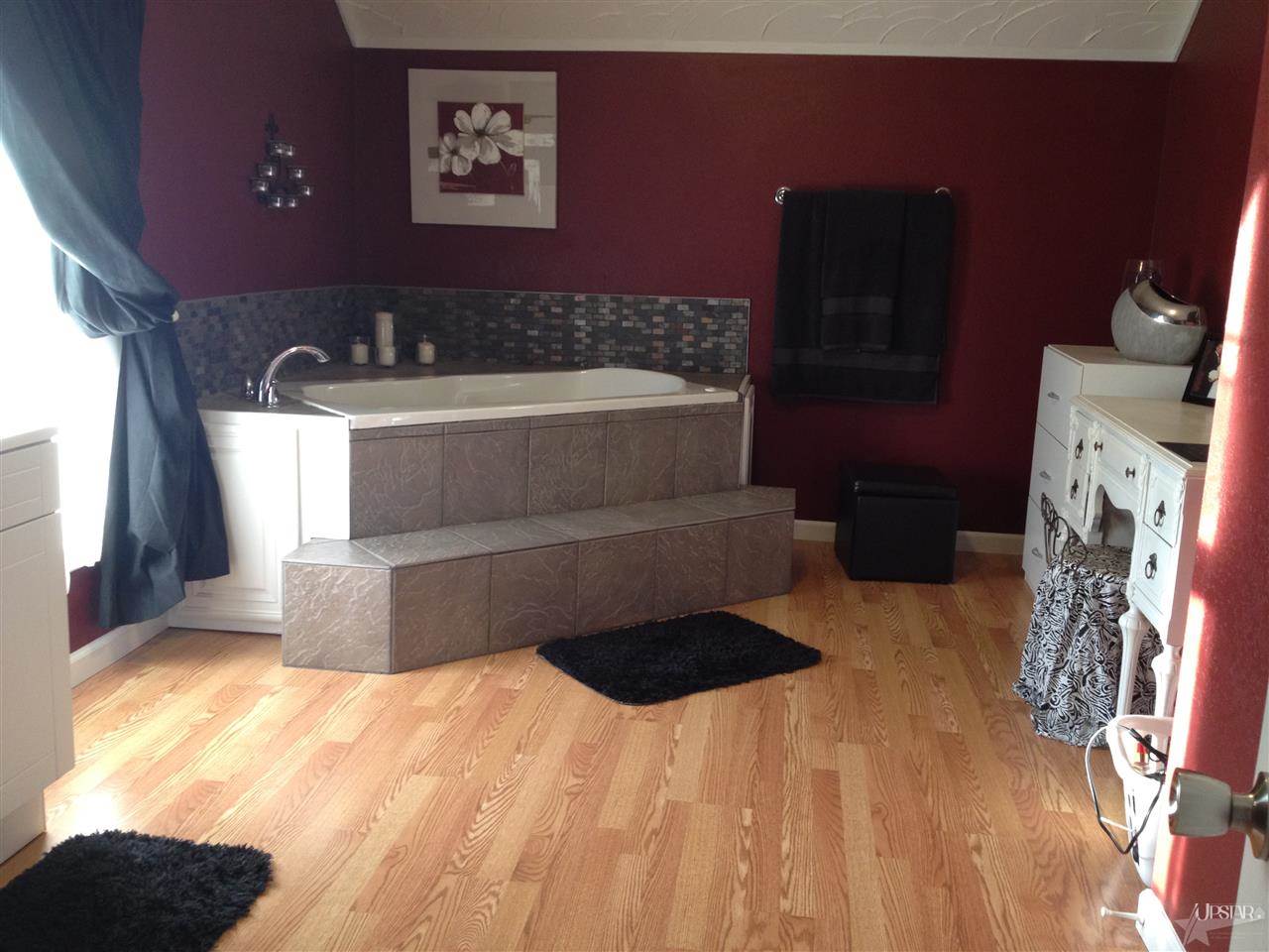 133 N Main St, Avilla, IN 46710 photo 12