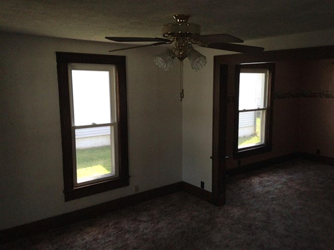 1005 W Jefferson St, Frankfort, IN 46041 photo 4