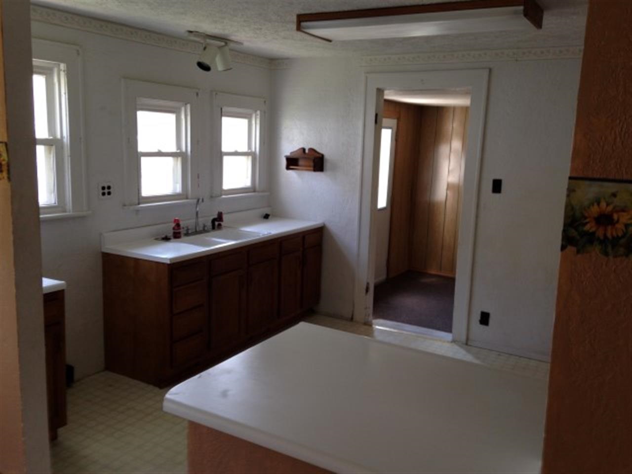 1005 W Jefferson St, Frankfort, IN 46041 photo 7