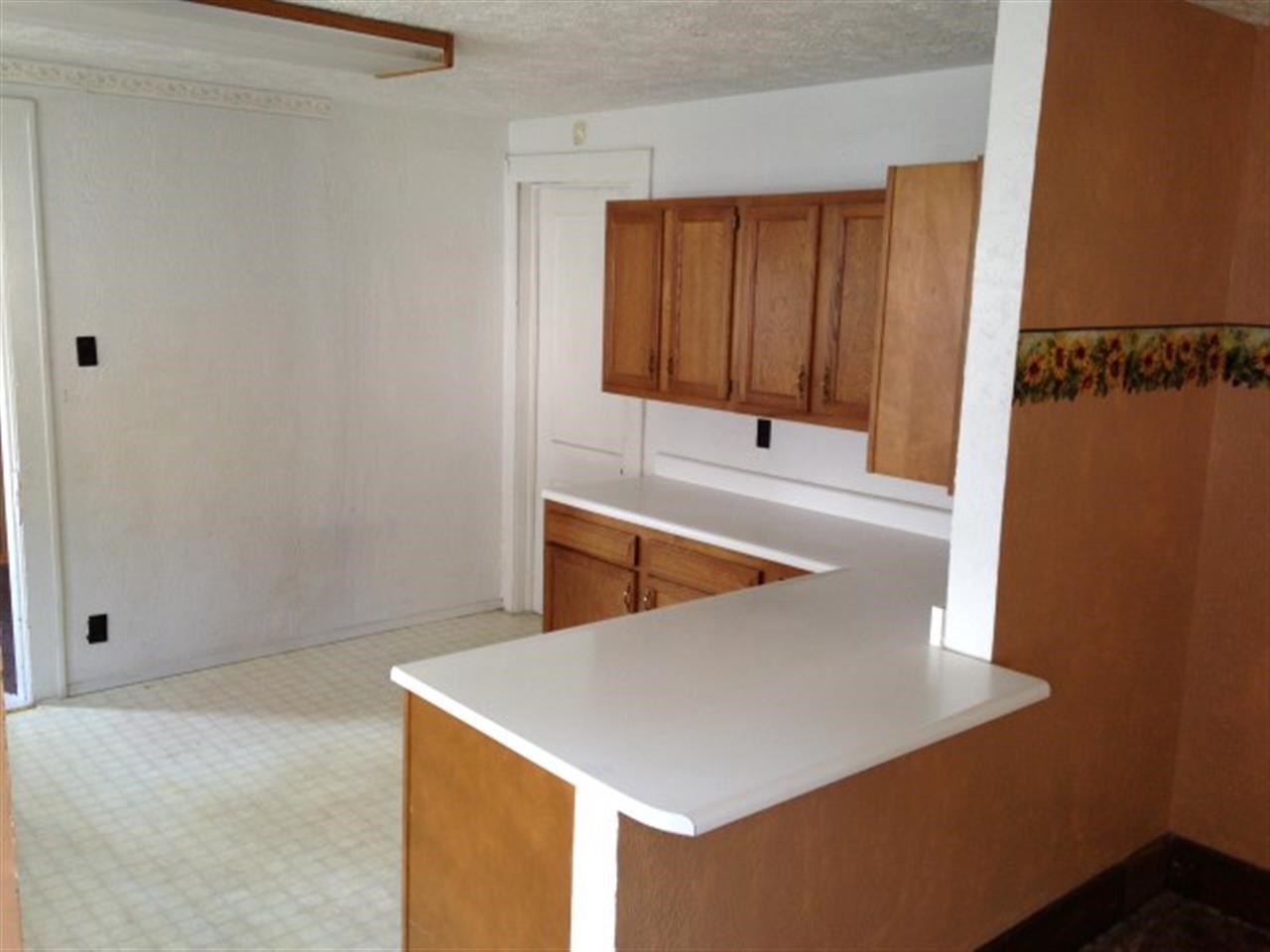 1005 W Jefferson St, Frankfort, IN 46041 photo 8