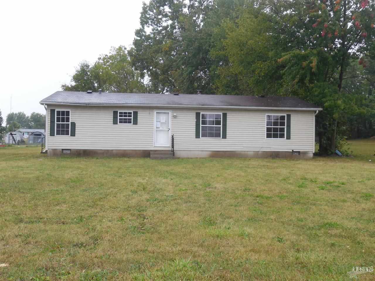 410 Johnson St, Ligonier, IN 46767 photo 1