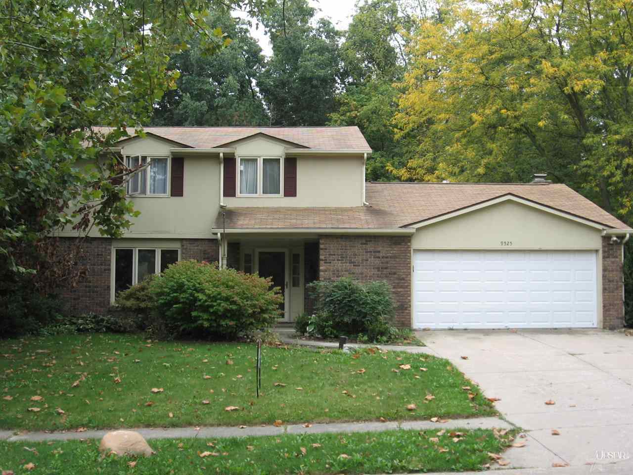9525 Woodstream Dr, Fort Wayne, IN 46804 photo 2