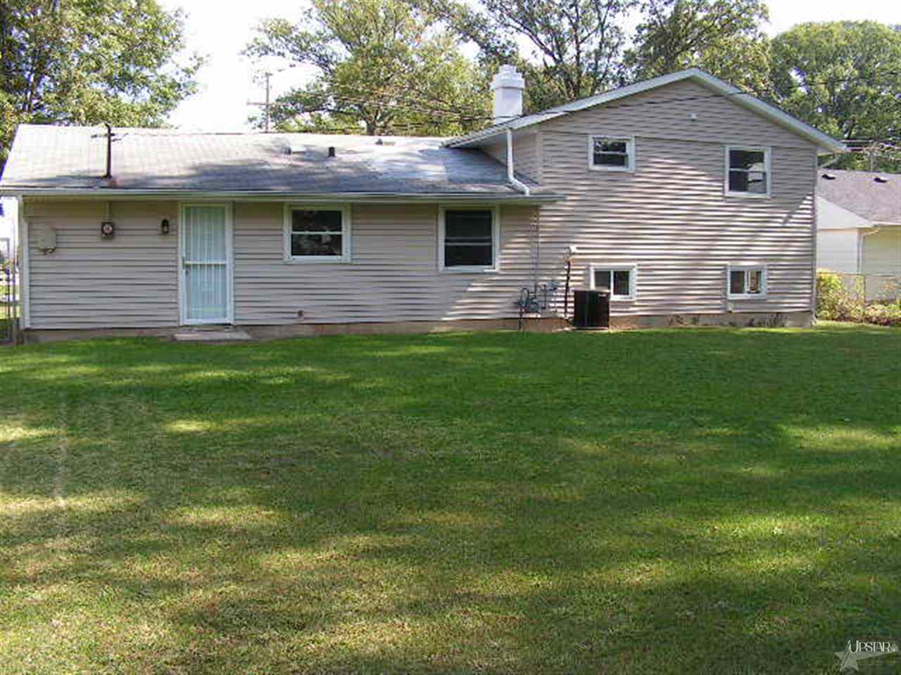 3810 Abbott St, Fort Wayne, IN 46806 photo 2