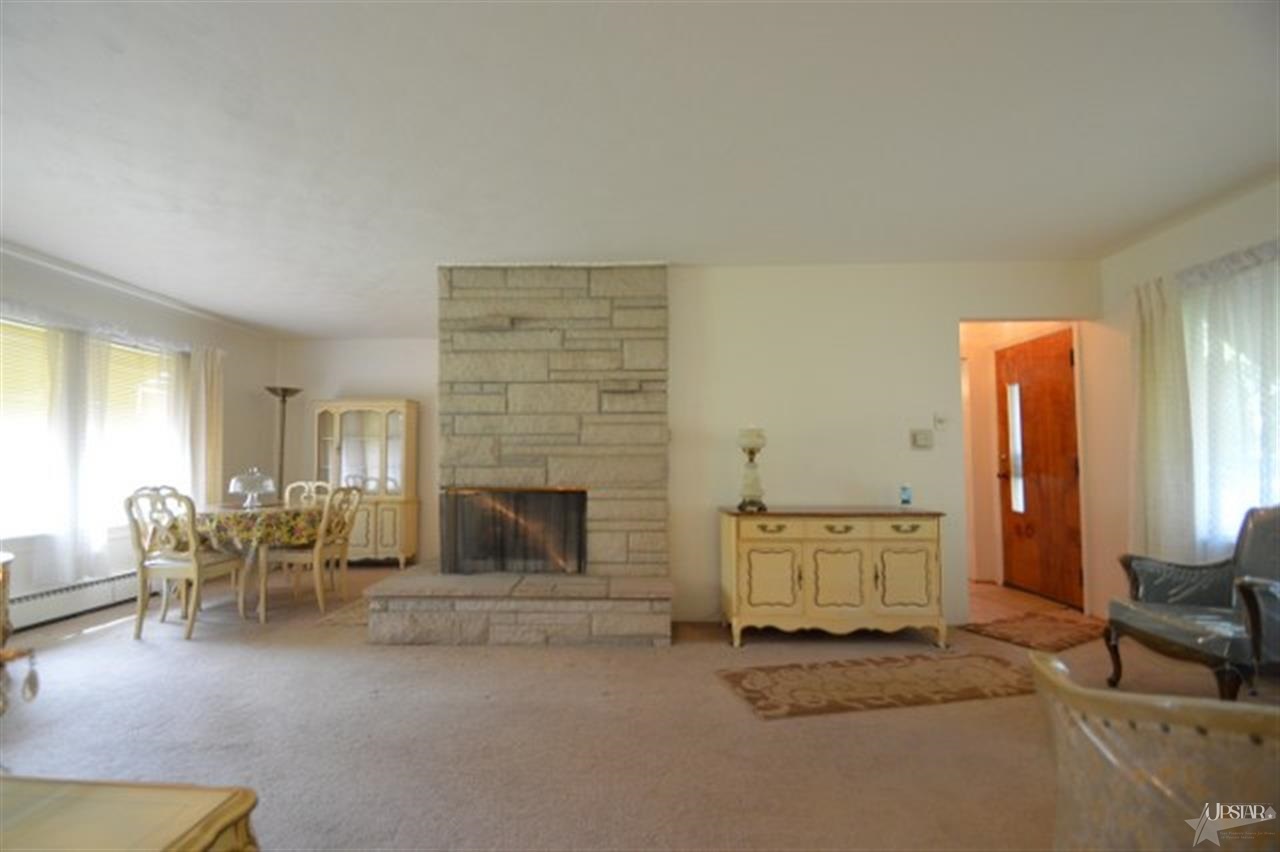 5215 Plaza Dr, Fort Wayne, IN 46806 photo 4