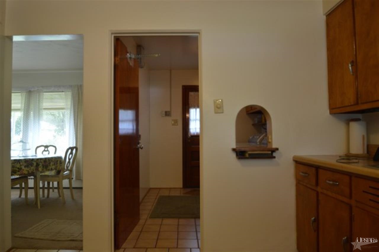 5215 Plaza Dr, Fort Wayne, IN 46806 photo 8