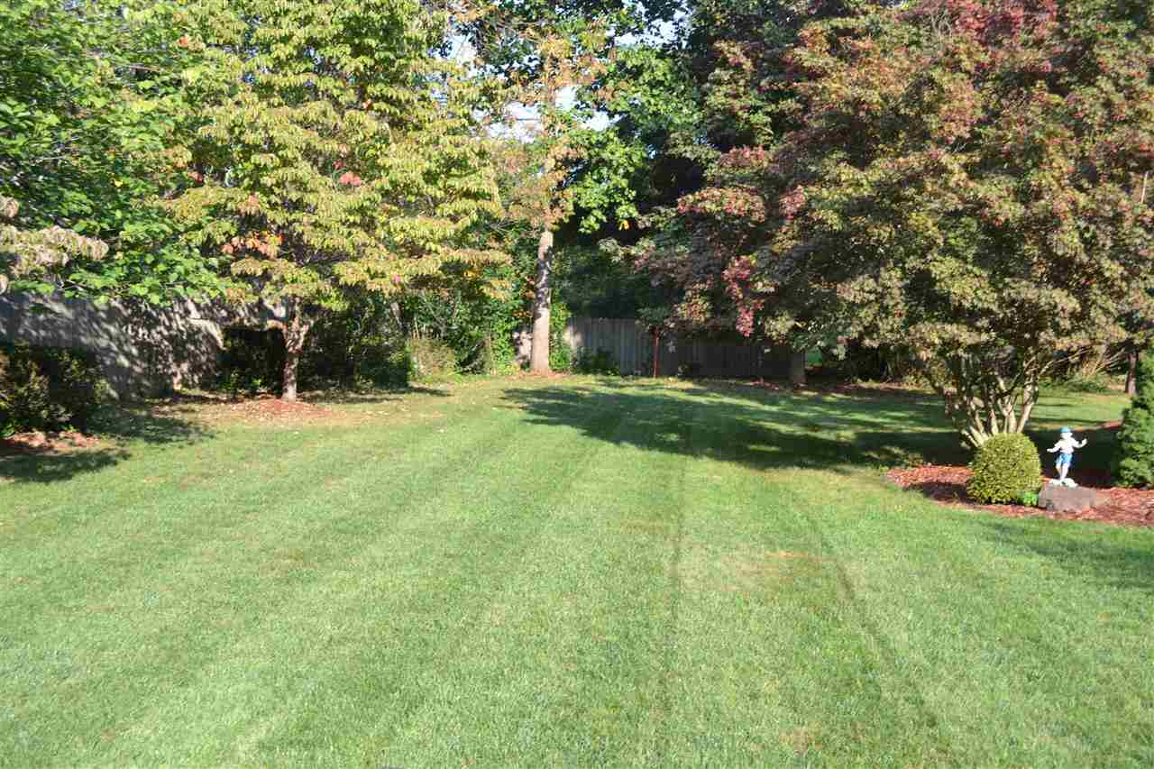 2009 S Berkley Ct, Bloomington, IN 47401 photo 2