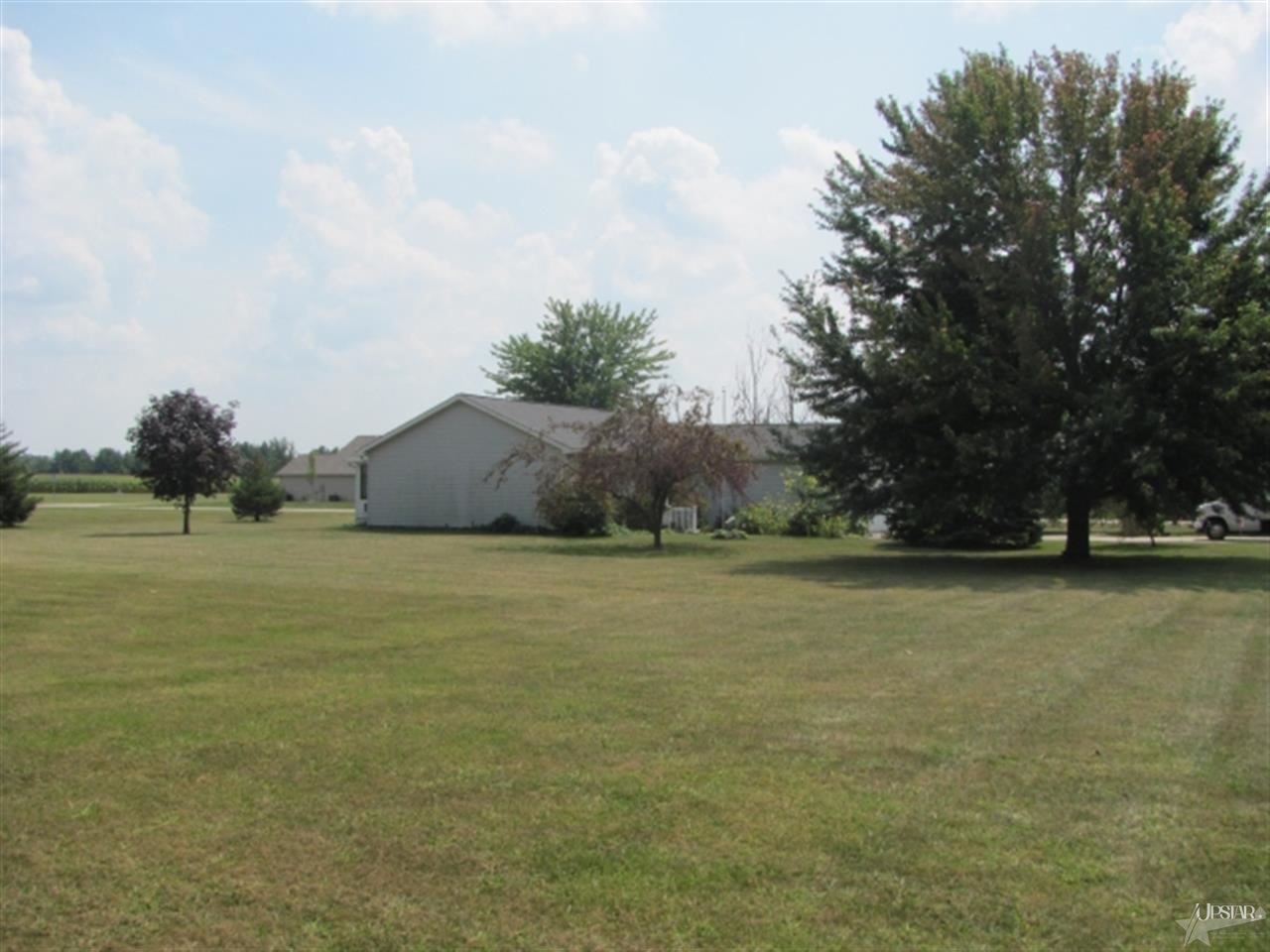 135 N Tracy St, Markle, IN 46770 photo 3