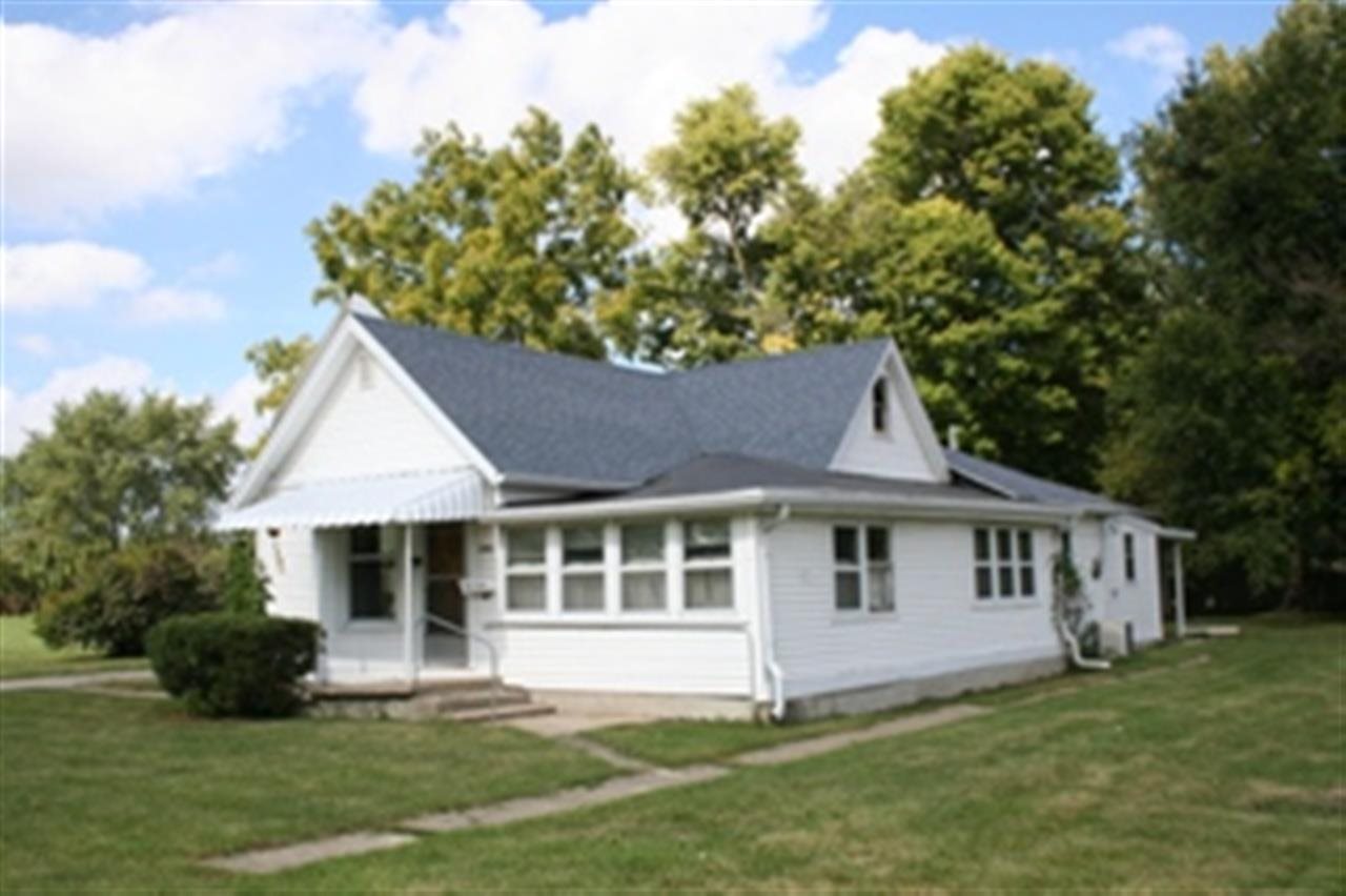 2006 W Green St, Frankfort, IN 46041 photo 2