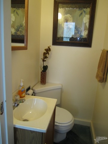 621 E 7th St, Auburn, IN 46706 photo 7
