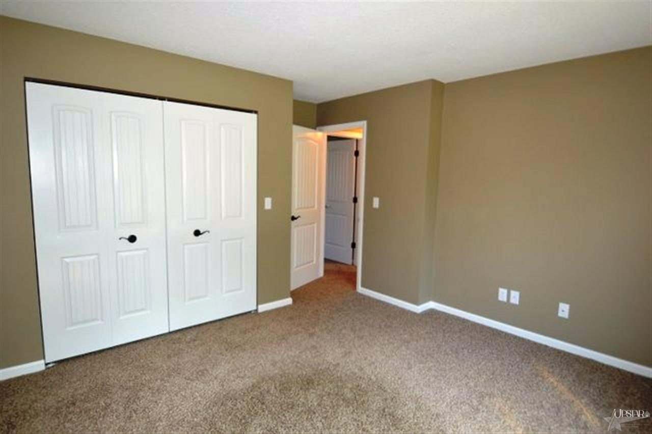 8807 Amberly Dr, New Haven, IN 46774 photo 20